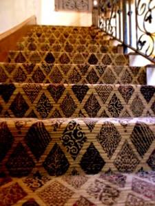 brewer-carpet-one-floor-home-edmond-ok-installation-gallery-staircase-carpet